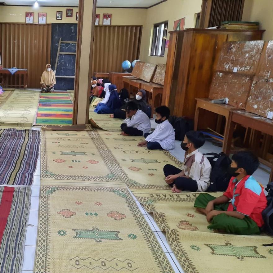 Sanlat SD Muhammadiyah Jarakan melatih Penerapan Agama